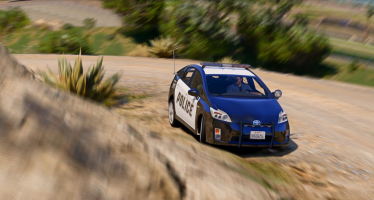 Моды для GTA 5 Toyota Prius Police