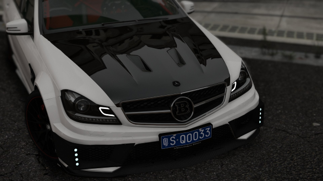 Mercedes-Benz C63 W507