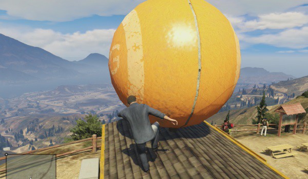 Большой оранжевый шар